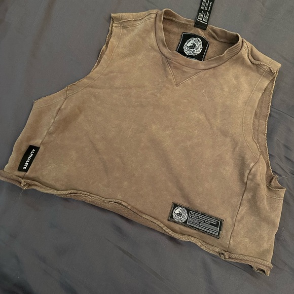 Alphalete very terry crop top in beige - Picture 1 of 3
